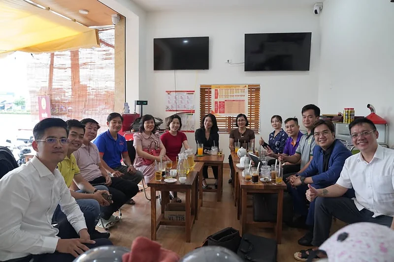Cà phê doanh nhân sáng thứ Ba